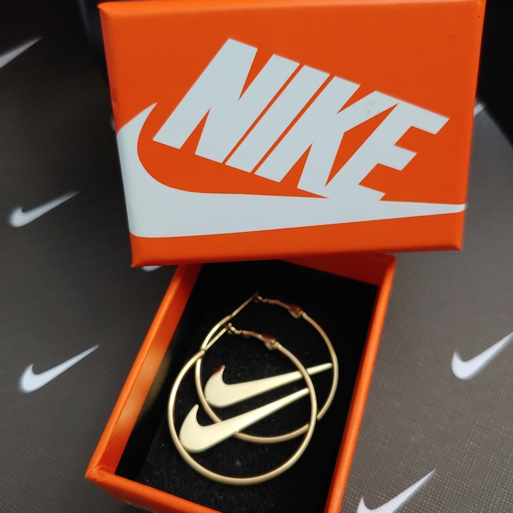 Nike hoops w/ giftbox
